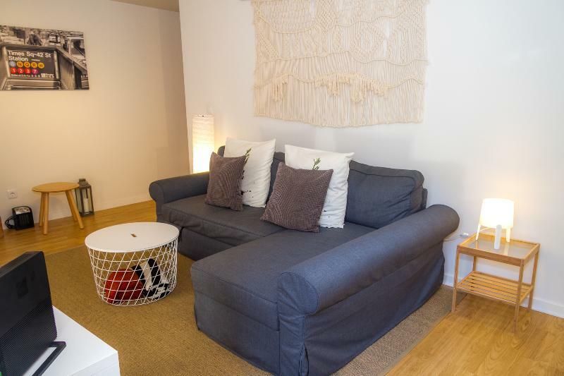 Liiiving In Downtown Terrace Apartment